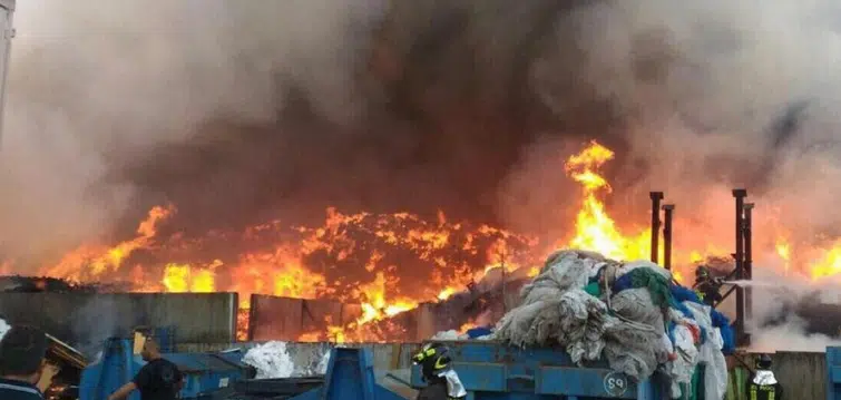 incendi incontrollati dei rifiuti